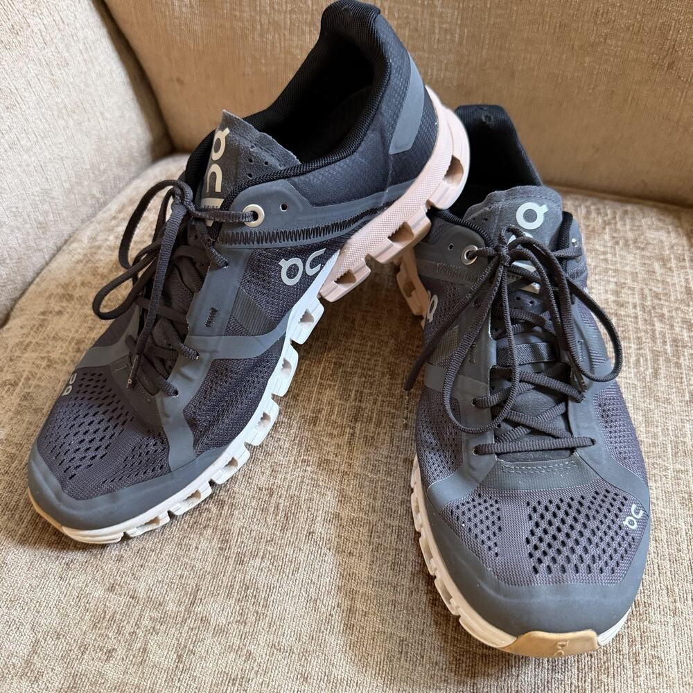 On Running Cloud 5 Women 7.5 B Black Gray CloudTec Running Shoes Sneakers